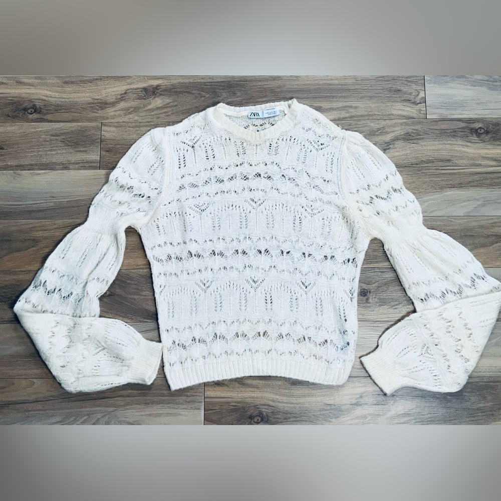 Zara Victorian light weight cream sweater